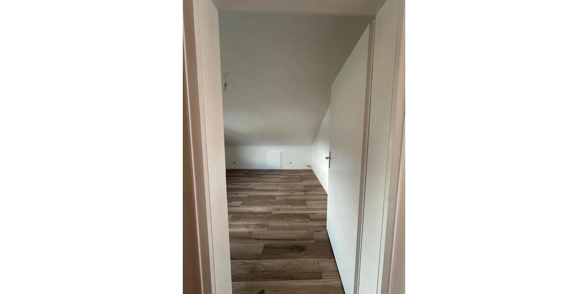 Dachgeschoßwohnung Aalen Dewangen - 3 Zimmer, 71 m&sup2;, 1.050&euro; | Angebot:26636268