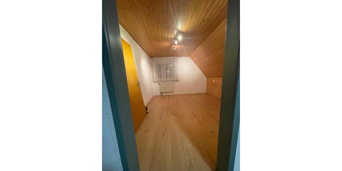 Einfamilienhaus Jagstzell - 7 Zimmer, 150 m&sup2;, 1.300&euro; | Angebot:25992350