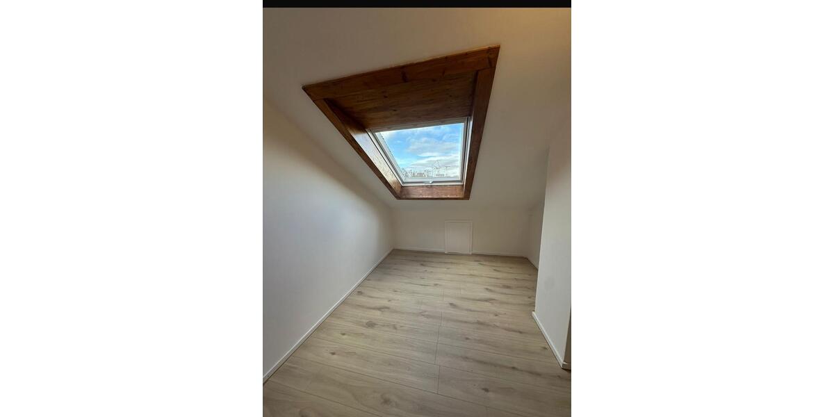Dachgeschoßwohnung Aalen Dewangen - 3 Zimmer, 71 m&sup2;, 1.050&euro; | Angebot:26634524