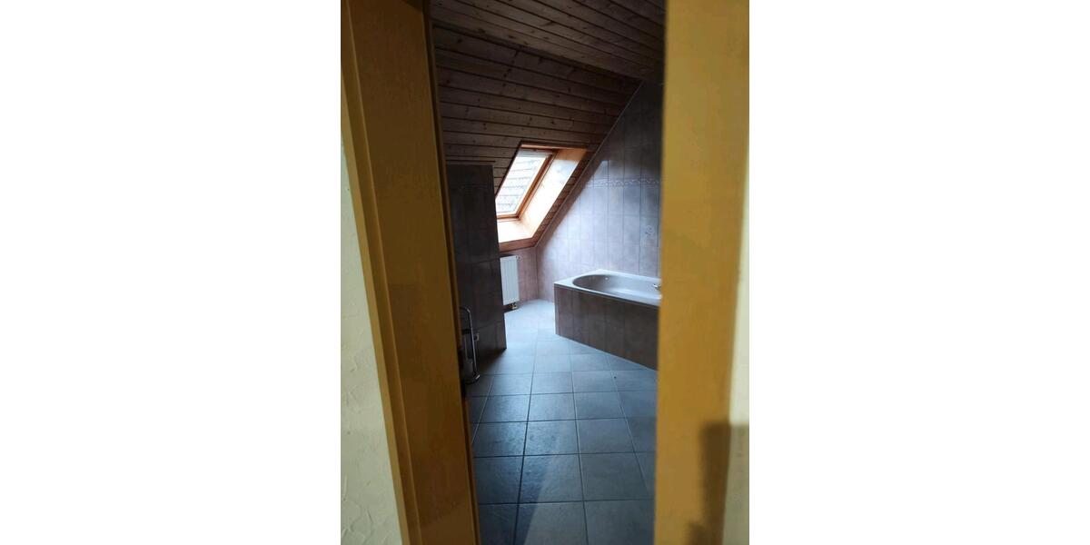 Dachgeschoßwohnung Giengen an der Brenz - 3 Zimmer, 96 m&sup2;, 280.000&euro; | Angebot:26906514