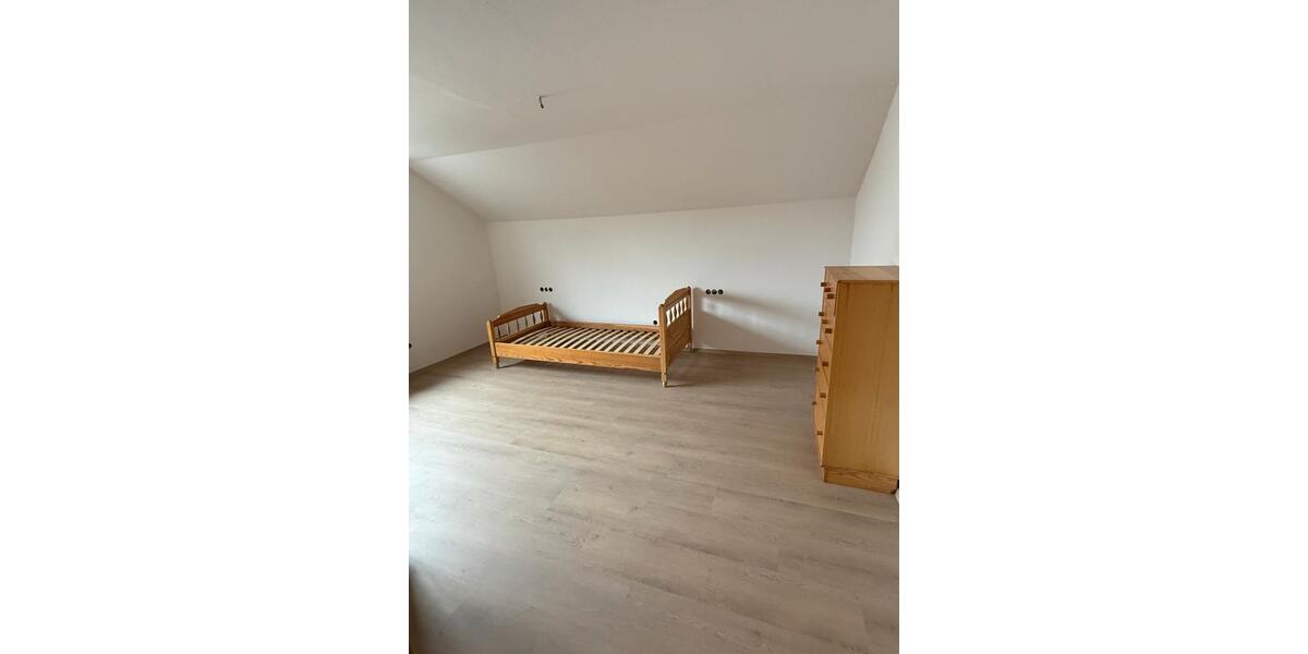 Etagenwohnung Nattheim - 3 Zimmer, 85 m&sup2;, 800&euro; | Angebot:25760603