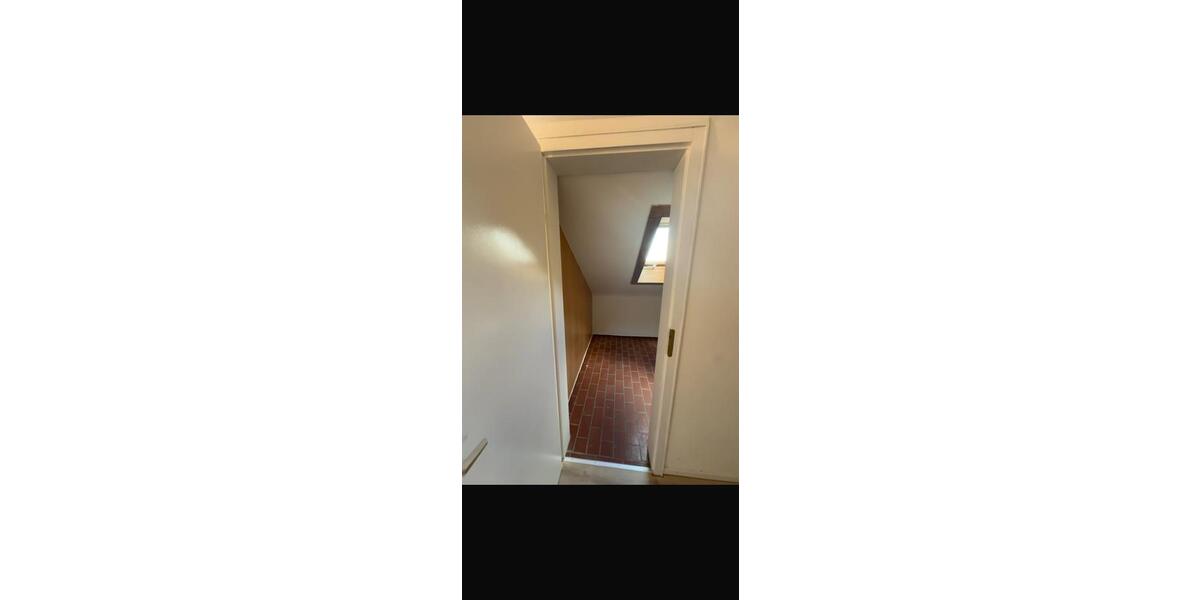 Dachgeschoßwohnung Aalen Dewangen - 3 Zimmer, 71 m&sup2;, 1.050&euro; | Angebot:26634524