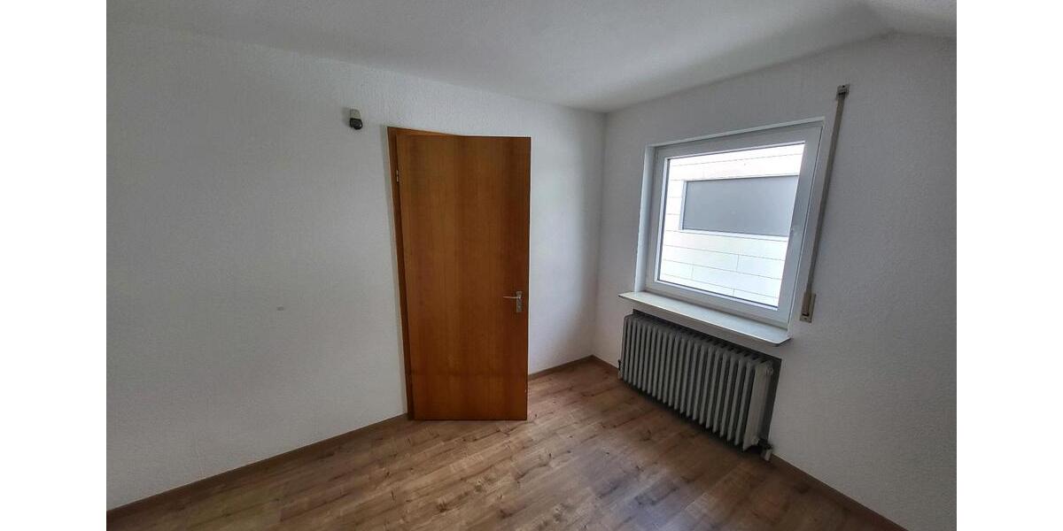 Dachgeschoßwohnung Aalen Dewangen - 3 Zimmer, 80 m&sup2;, 760&euro; | Angebot:26429231