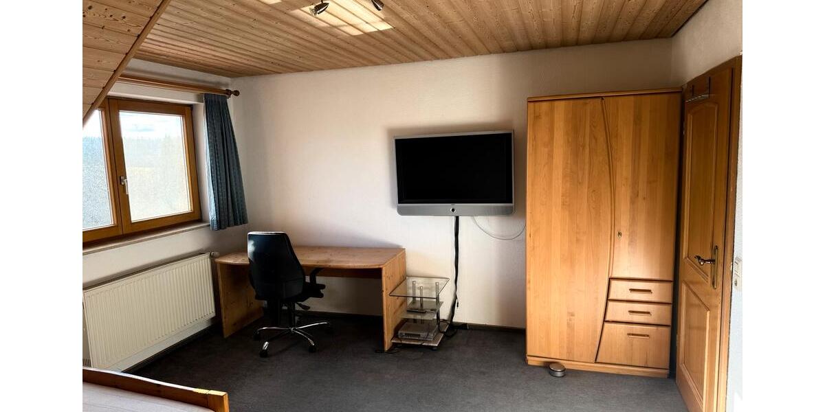 Dachgeschoßwohnung Essingen - 1 Zimmer, 18 m&sup2;, 370&euro; | Angebot:24727465