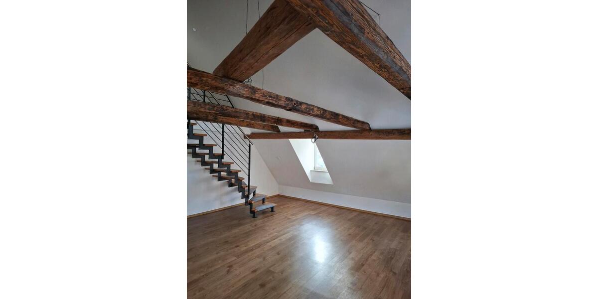 Dachgeschoßwohnung Nördlingen - 5 Zimmer, 110 m&sup2;, 1.250&euro; | Angebot:25382341