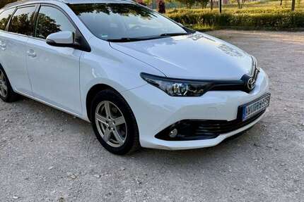 Toyota Auris 55.600 km 16.900 &euro; Schwäbisch Gmünd, Stadt 73525
