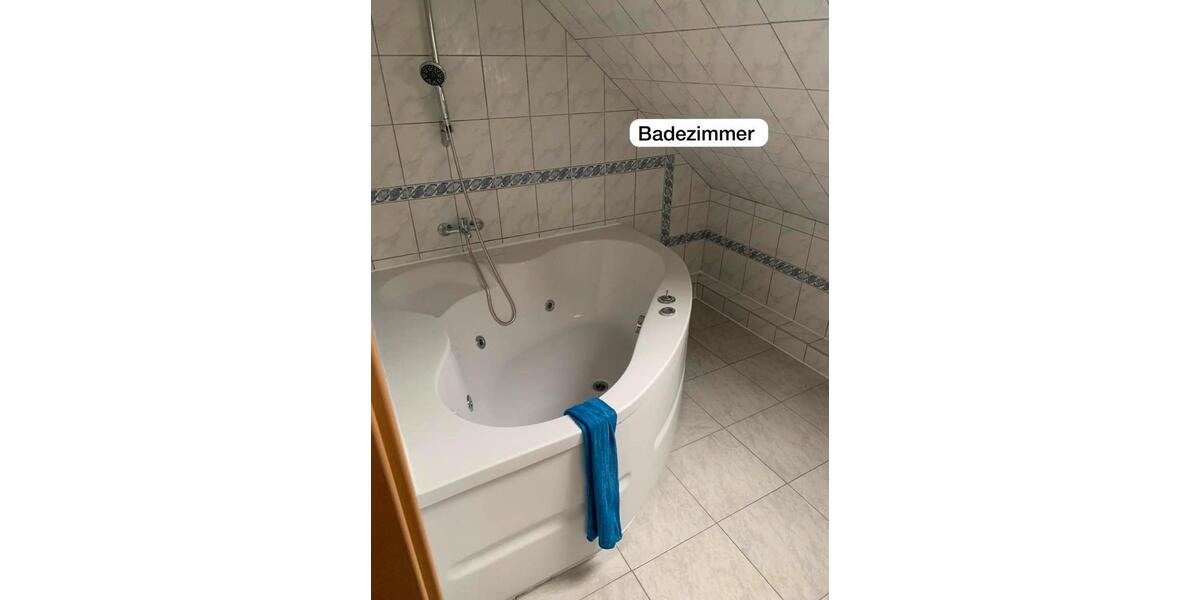 Dachgeschoßwohnung Heubach - 3 Zimmer, 67 m&sup2;, 920&euro; | Angebot:25856663
