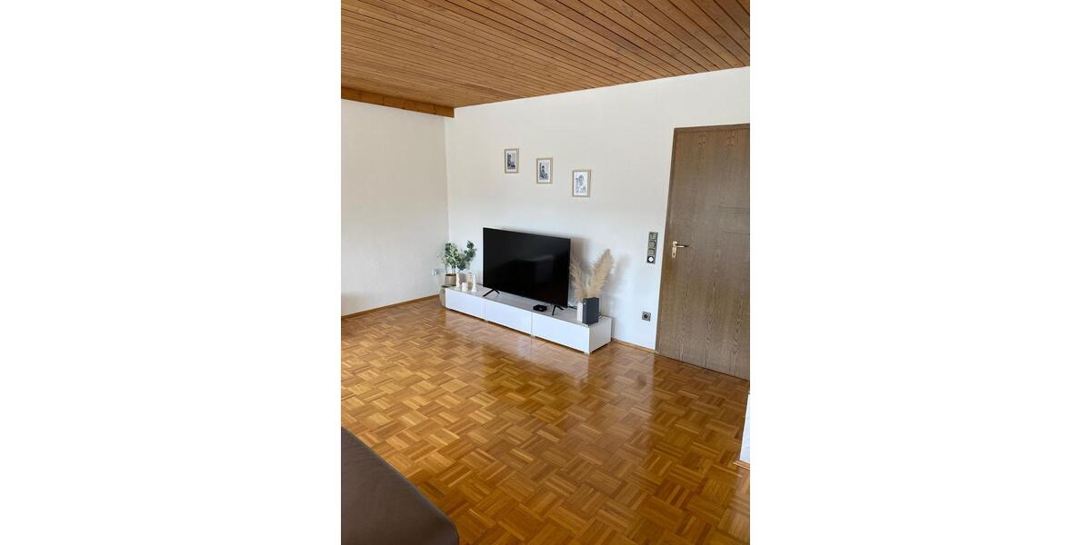 Erdgeschoßwohnung Rosenberg - 5.5 Zimmer, 142 m&sup2;, 1.200&euro; | Angebot:25944180
