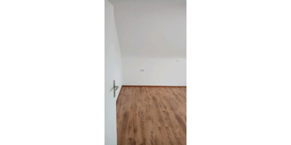 Etagenwohnung Gschwend - 3 Zimmer, 90 m&sup2;, 650&euro; | Angebot:26041977