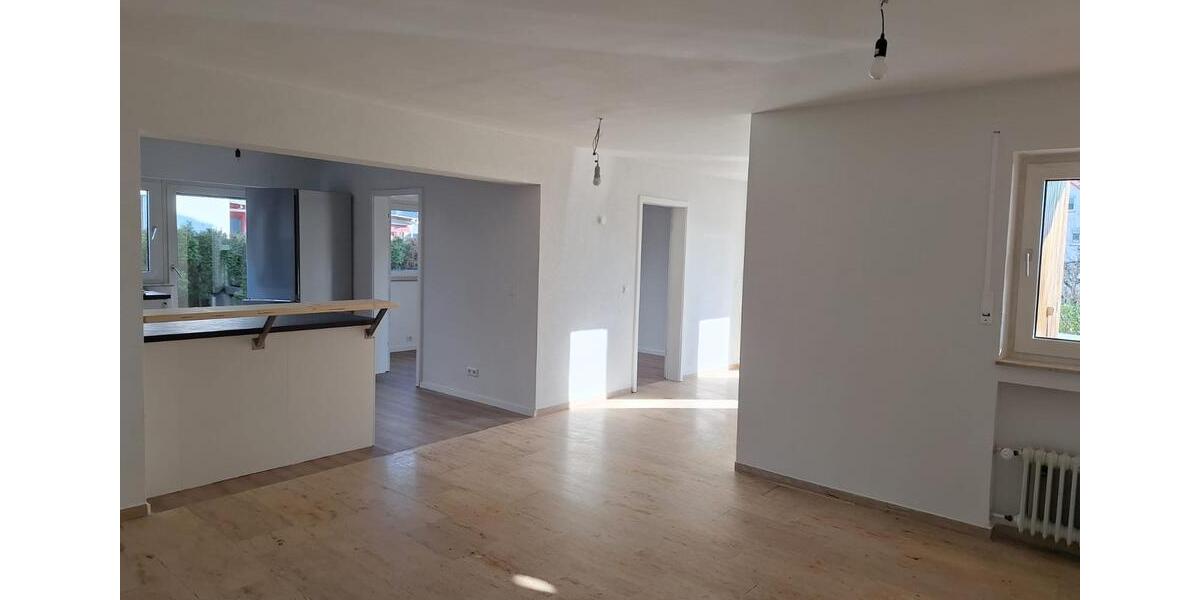 Erdgeschoßwohnung Aalen Dewangen - 5.5 Zimmer, 138 m&sup2;, 1.380&euro; | Angebot:25792700