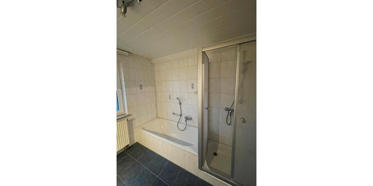 Einfamilienhaus Ellwangen (Jagst) - 5 Zimmer, 120 m&sup2;, 1.150&euro; | Angebot:25980752