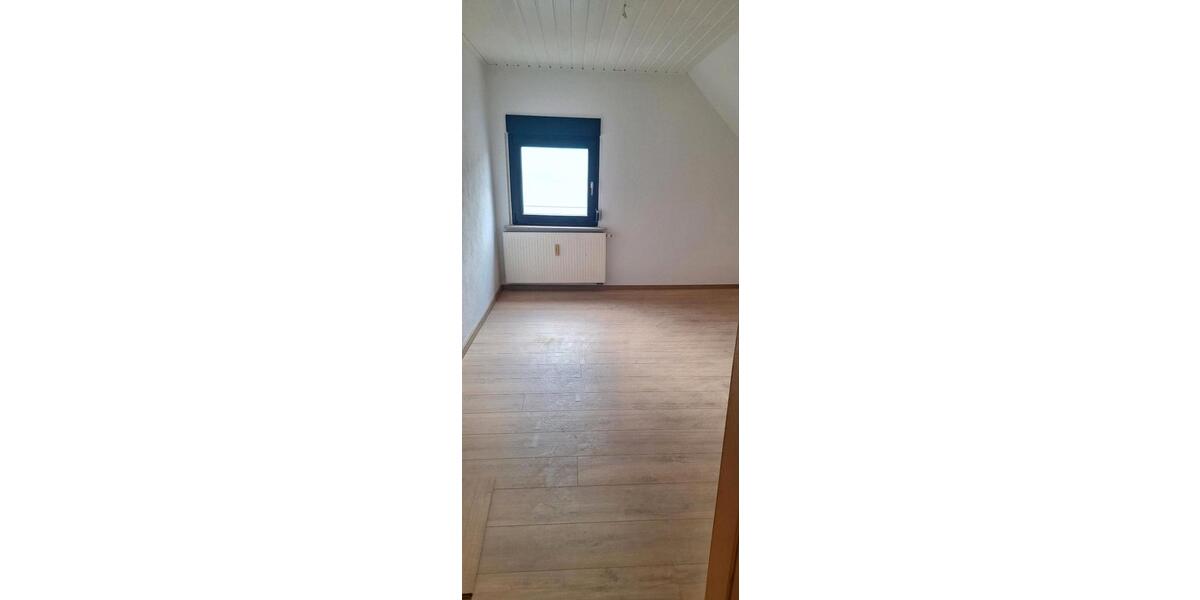 Dachgeschoßwohnung Bopfingen - 4 Zimmer, 72 m&sup2;, 680&euro; | Angebot:25285352