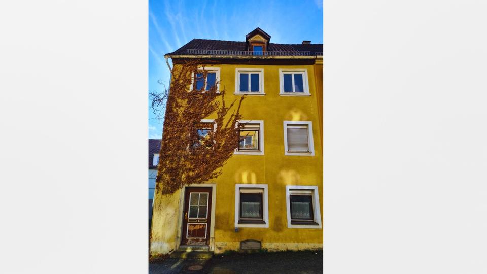 Doppelhaushälfte Ellwangen (Jagst) - 6 Zimmer, 180 m&sup2;, 120.000&euro; | Angebot:25171076