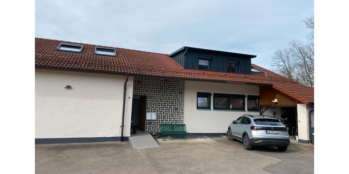 Dachgeschoßwohnung Schwäbisch Gmünd Bargau - 2.5 Zimmer, 90 m&sup2;, 1.200&euro; | Angebot:26039078