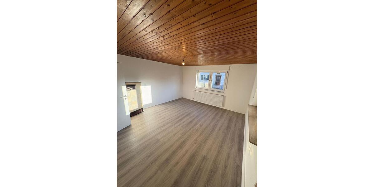 Erdgeschoßwohnung Bopfingen - 4 Zimmer, 110 m&sup2;, 950&euro; | Angebot:25860203