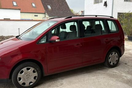 VW Touran 184.000 km 3.900 &euro; Nördlingen 86720