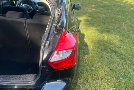 Ford Focus 186.000 km 1.900 &euro; Giengen 89537