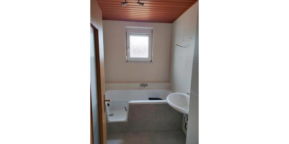 Etagenwohnung Mutlangen - 3 Zimmer, 74 m&sup2;, 650&euro; | Angebot:25838284