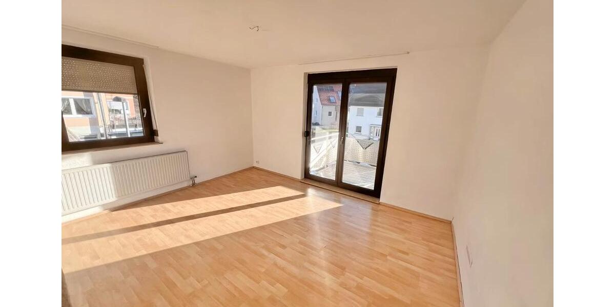 Etagenwohnung Aalen Unterkochen - 5 Zimmer, 105 m&sup2;, 1.200&euro; | Angebot:26032187