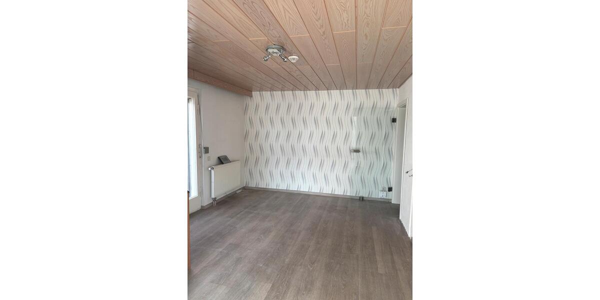 Erdgeschoßwohnung Aalen - 4 Zimmer, 85 m&sup2;, 950&euro; | Angebot:25948422