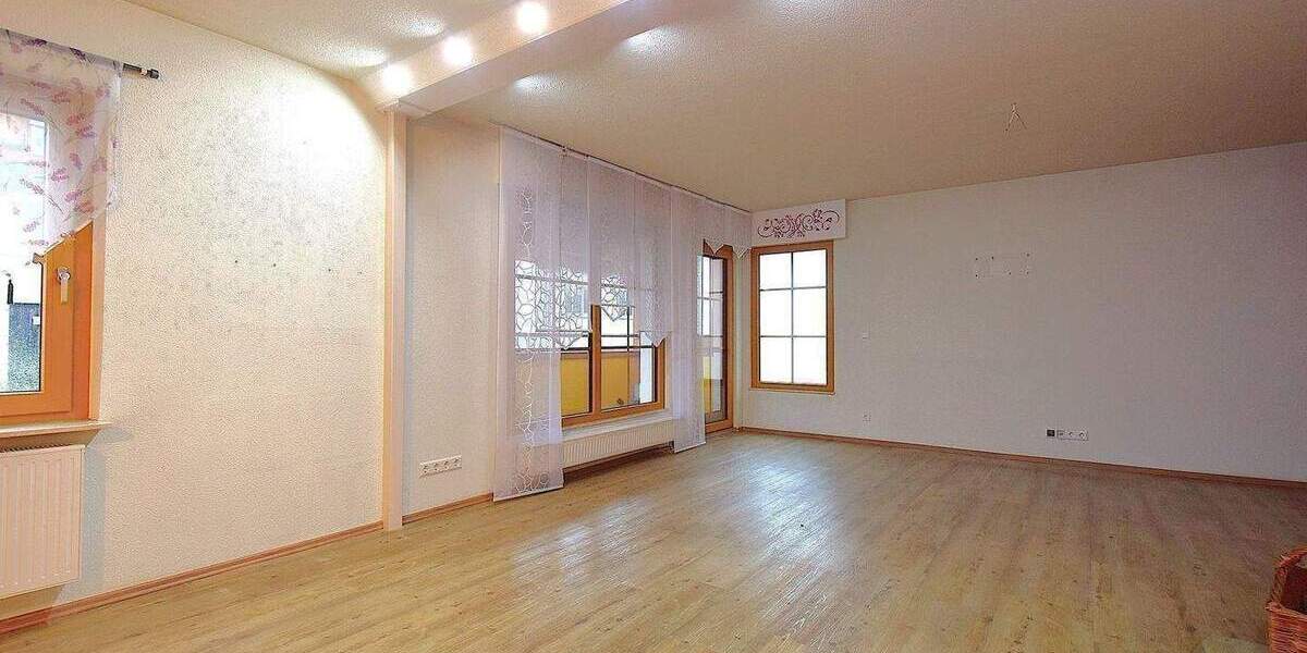 Mehrfamilienhaus, Wohnhaus Böbingen an der Rems Böbingen - 7 Zimmer, 224 m&sup2;, 600.000&euro; | Angebot:26703166
