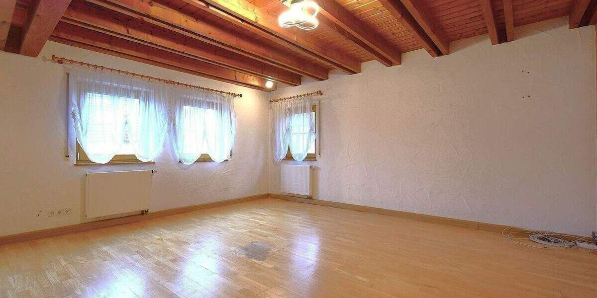 Mehrfamilienhaus, Wohnhaus Böbingen an der Rems Böbingen - 7 Zimmer, 224 m&sup2;, 600.000&euro; | Angebot:26703166