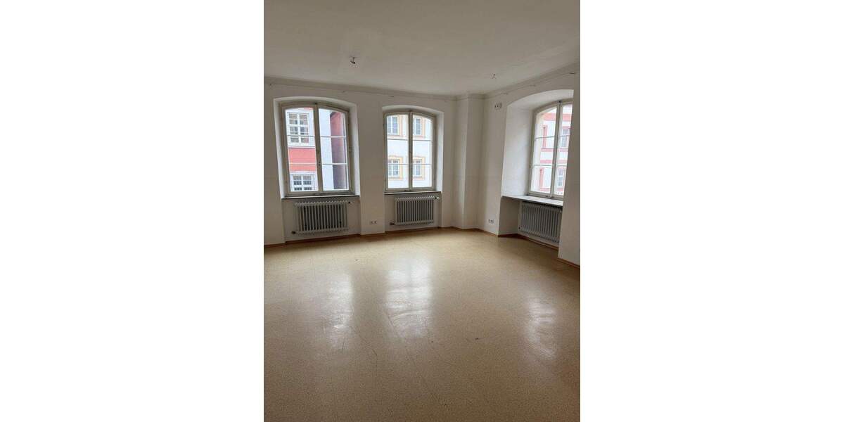 Etagenwohnung Ellwangen - 6 Zimmer, 136 m&sup2;, 1.360&euro; | Angebot:25657526