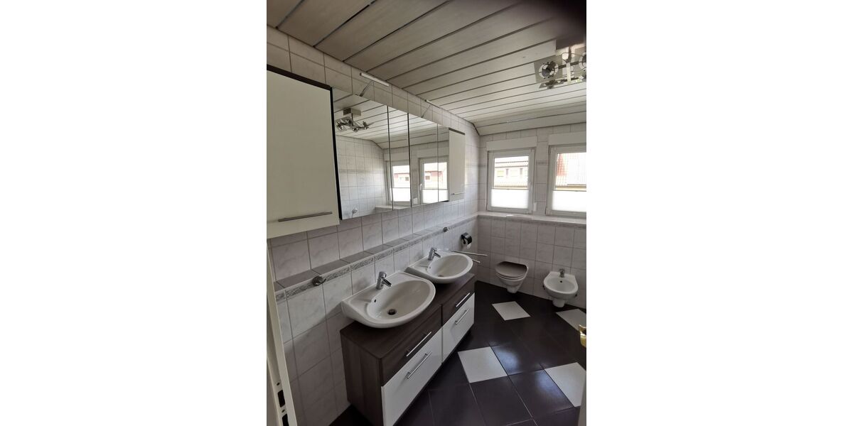 Moderne 4,5-Zimmer Dachgeschosswohnung mit Balkon & EBK - Appartement Schwäbisch Gmünd Bargau | Angebot:27492971